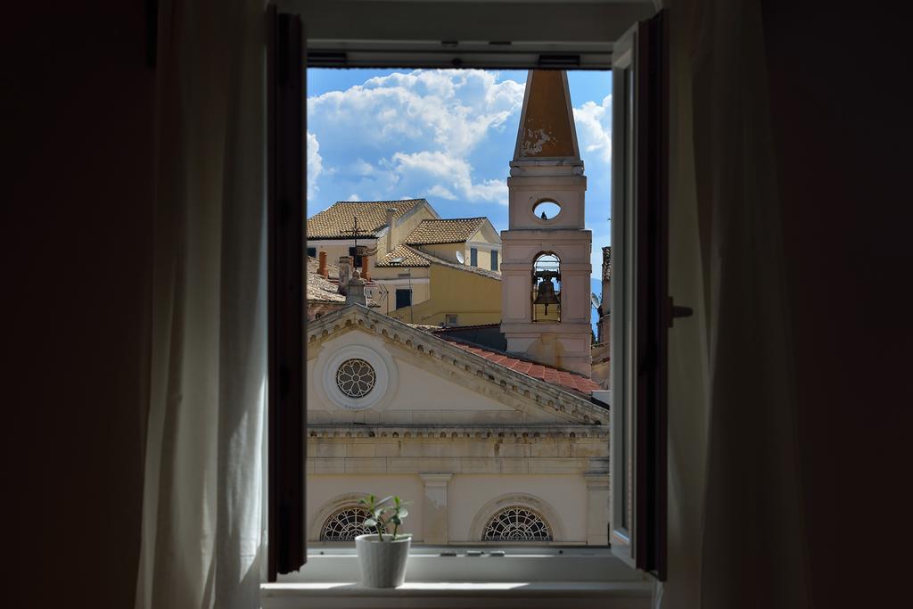 "San Giacomo Square Apt." In The Heart Of Old Town Corfu  Exteriör bild